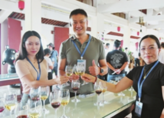 海外华商走进红河州考察交流 探寻产业合作与开放发展新机遇